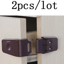 Load image into Gallery viewer, 10pcs/Lot Child Lock Protection Of Children Locking Doors For Children&#39;s Safety Kids Plastic Lock Best Selling
